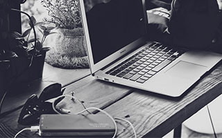 PP电子模拟器官网-惨败之夜勇士队的唯一安慰 榜眼首秀表现超出预期